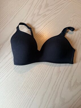 Seamless Black T-Shirt Bra - Comfortable Everyday Support